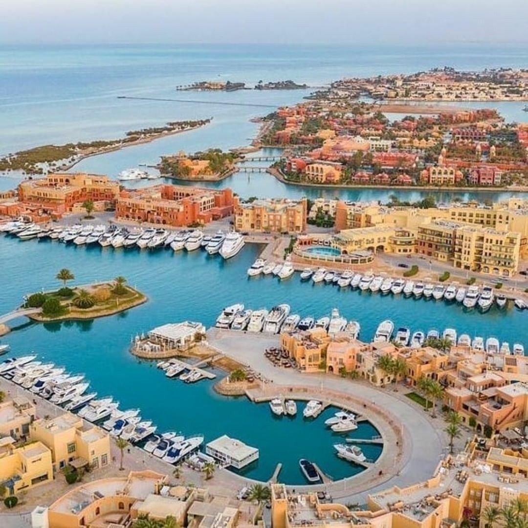 مقارنة شاملة بين مصر والإمارات من حيث العائد والمخاطر