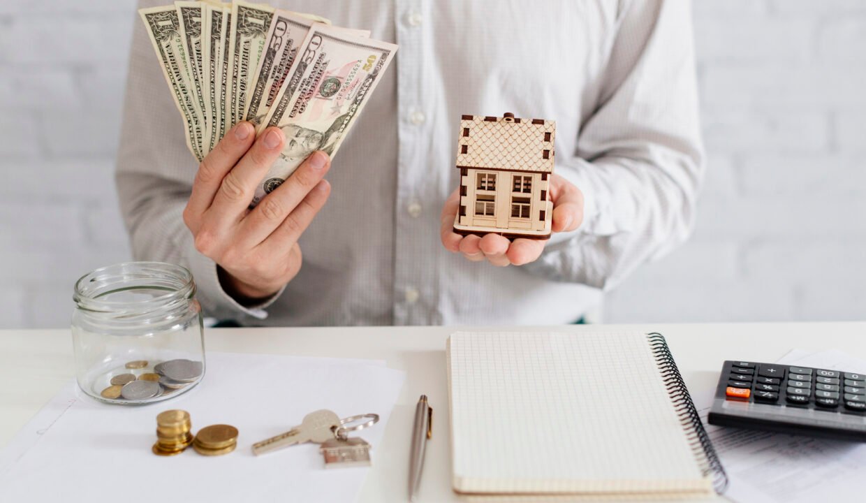 Gold or Investing in the Real Estate Market in 2025: Winning Strategy